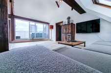 Apartment in Essen - Alpha Apartments: Dachstudio - Stil & Eleganz, 2BR 