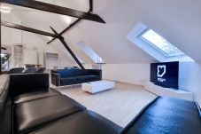 Apartment in Krefeld - Alpha Apartments: XXL Dachstudio, 8 Bett, Terrasse