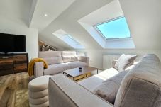 Apartment in Dortmund - Alpha Apartments: Central Charm, Skylight Comfort