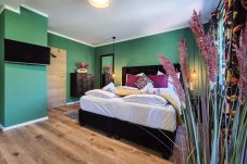 Apartment in Dortmund - Alpha Apartments: Central, Cool, Cozy, Green Flair