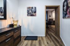 Apartment in Dortmund - Alpha Apartments: 3BR Prime Suite, Elite Quarters