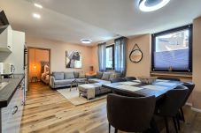Ferienwohnung in Dortmund - Alpha Apartments: 3BR Grand Space, Urban Harmony