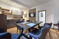 Ferienwohnung in Dortmund - Alpha Apartments: 3BR Prime Suite, Elite Quarters